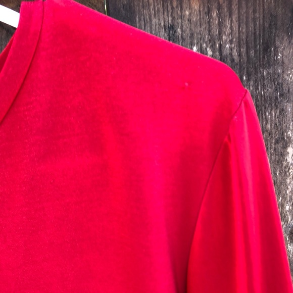 •‼️SOLD‼️•Bell Sleeve Layering Top• - Picture 4 of 5